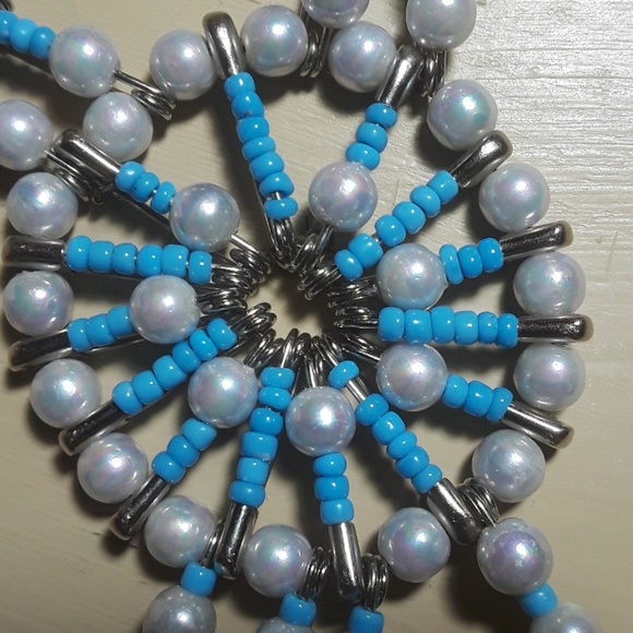 Safety pin handmade seed bead necklace - Picture 7 of 8